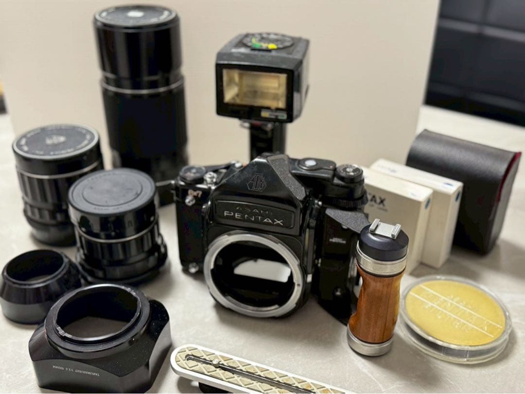 Pentax 6x7 バケペン 105mm F2.4含レンズ3本 木製グリップ付