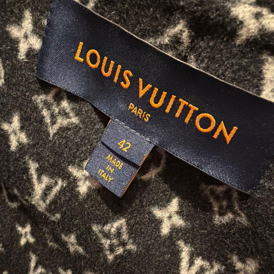 LOUIS VUITTON フーデッドラップコート　現行モデル