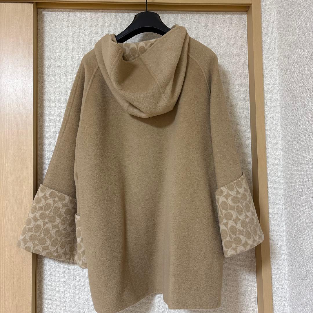 COACH フード付きベージュポンチョ