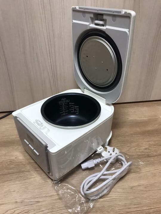 タイガー海外向け炊飯器 JAJ-A55S