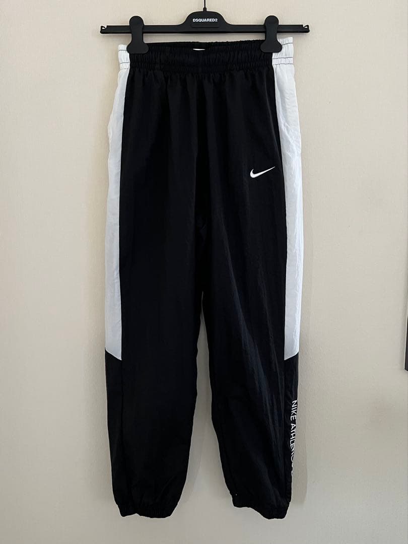 最終値下げ中‼️レア‼︎ 早い者勝ち‼︎《NIKE》ナイキ ウィンドブレーカー 黒 S