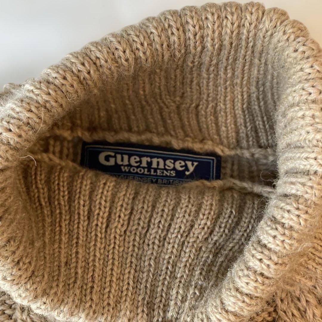 【引越しのため2月まで】Guernsey woollensケーブルニットセーター