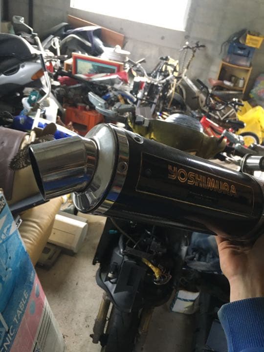 ヨシムラのマフラー400ccようです