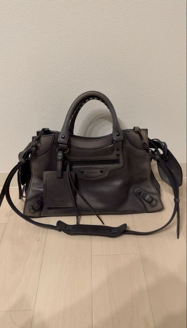 BALENCIAGA ネオクラシックシティー ミディアム　city