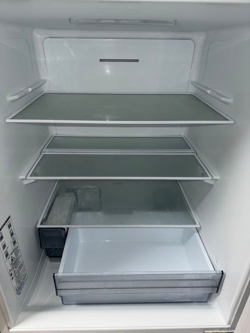 2025年製 東芝 自動製氷機 3ドア冷蔵庫 330L マットホワイトW33SC