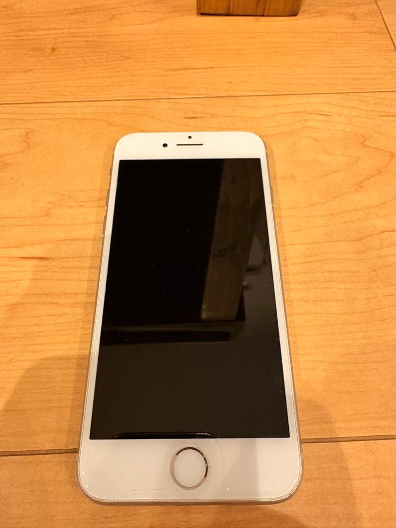 Apple iPhone 8 ホワイト 本体と箱付き