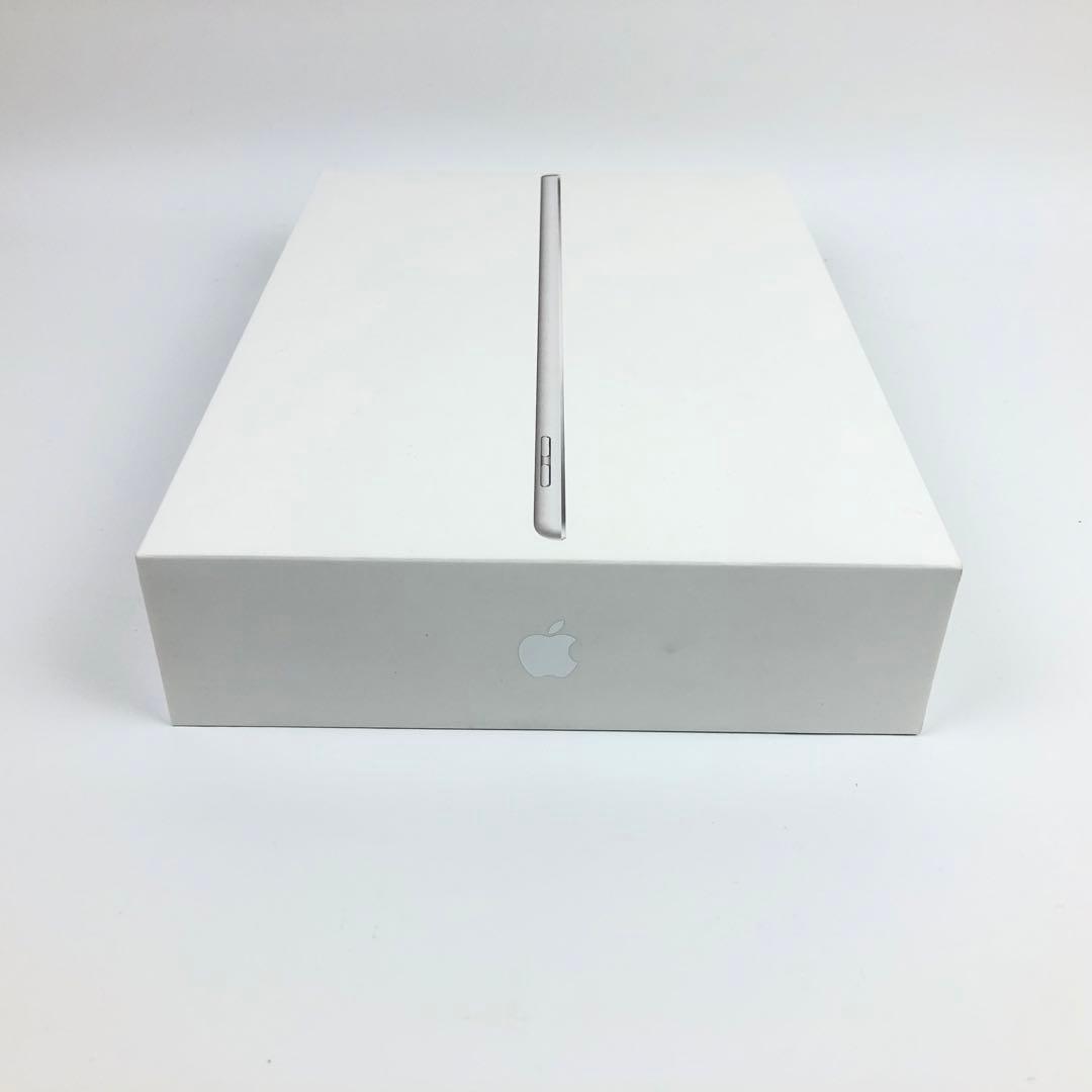 【極美品】 iPad 第8世代 32GB シルバー