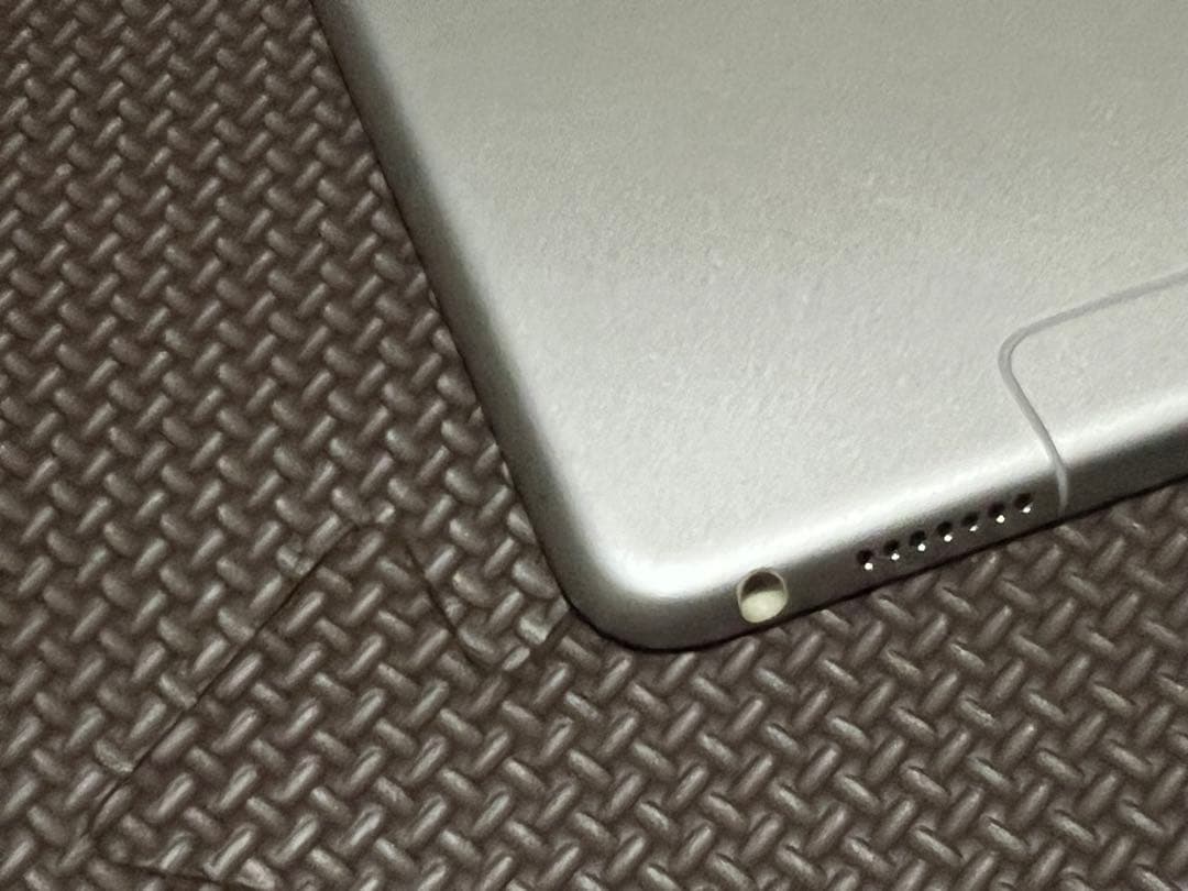 iPad Pro 9.7インチ Wi-Fi+Cellular 32GB シルバー