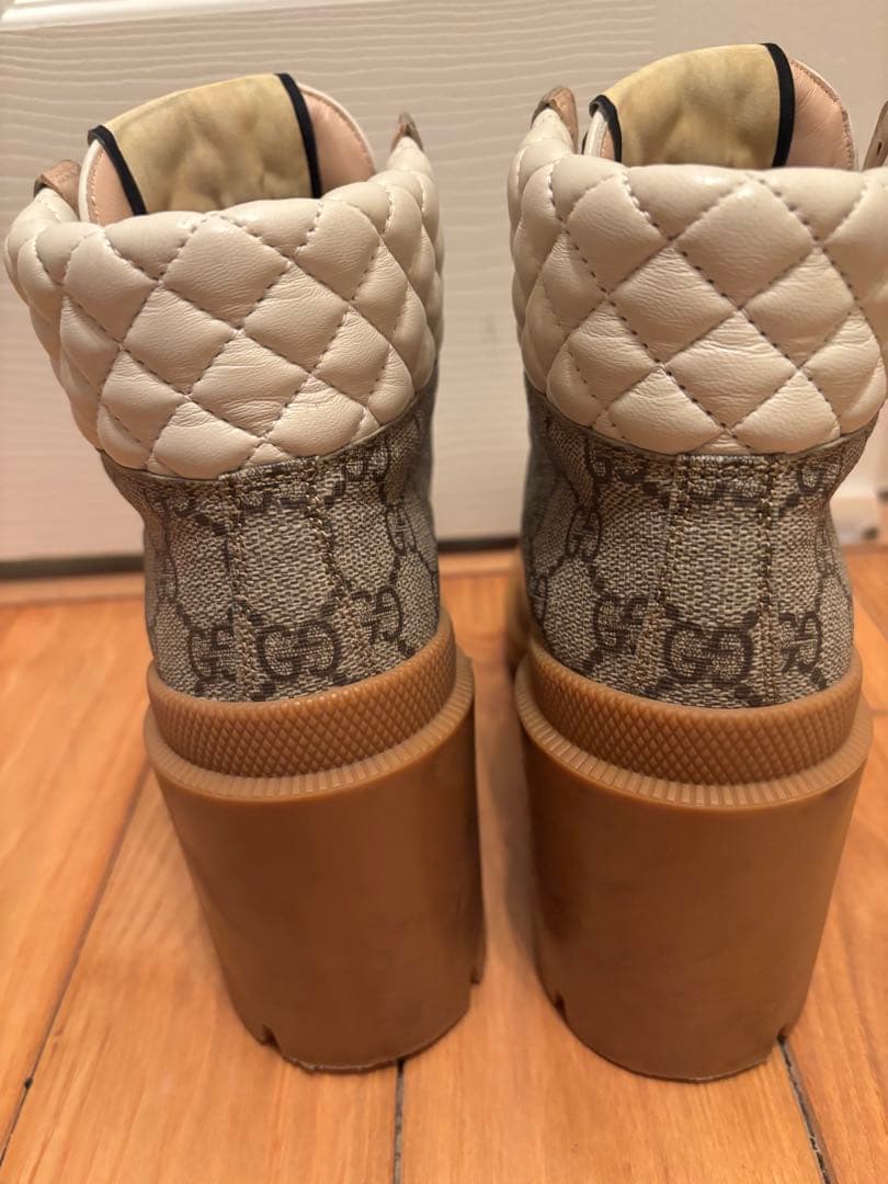 GUCCI ホワイト 白　グッチ　キルティングブーツ　23.0〜23.5