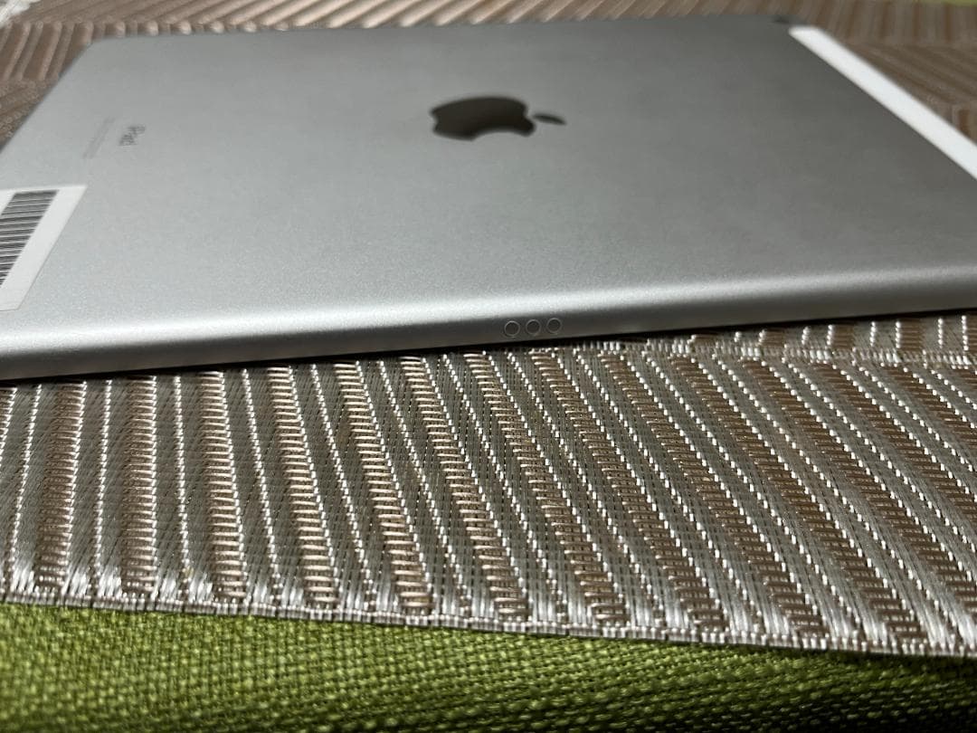 ipad 10.2　10.2インチ　32GB セルラー　simフリー