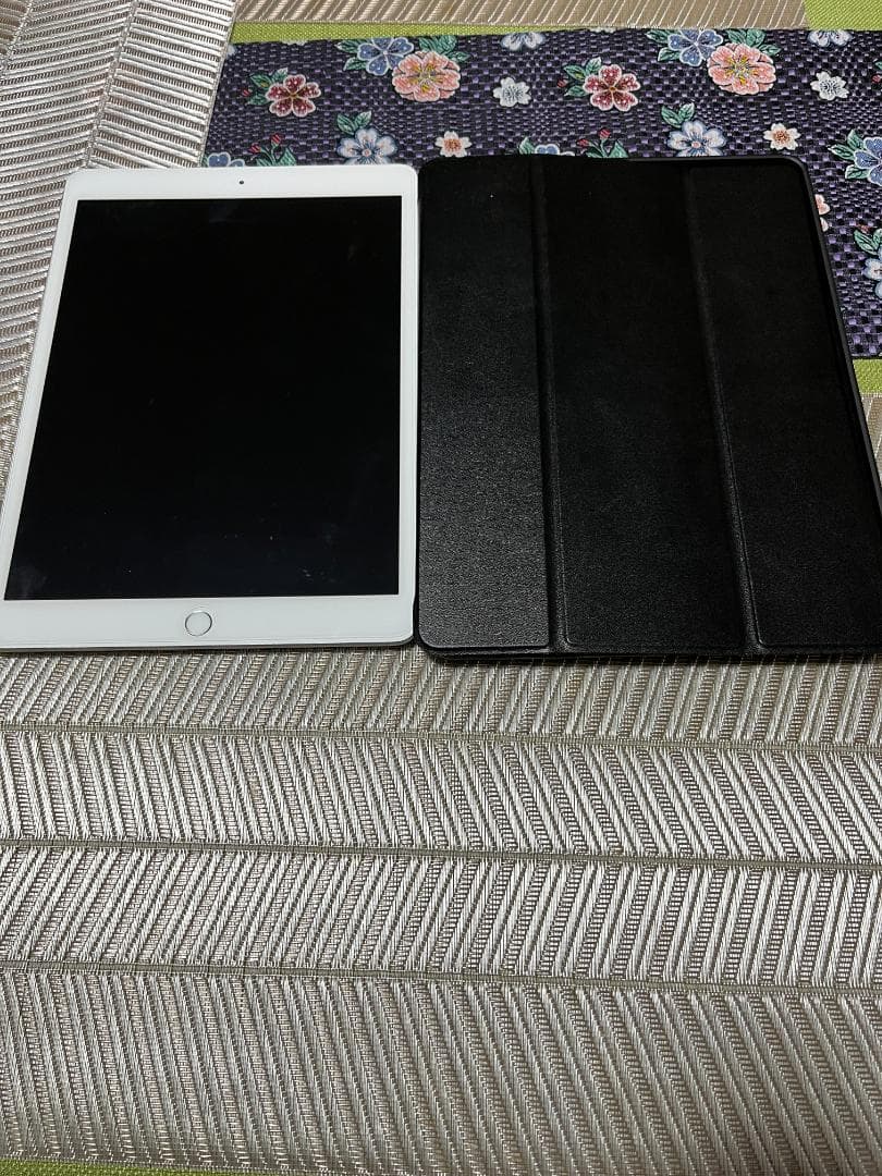 ipad 10.2　10.2インチ　32GB セルラー　simフリー