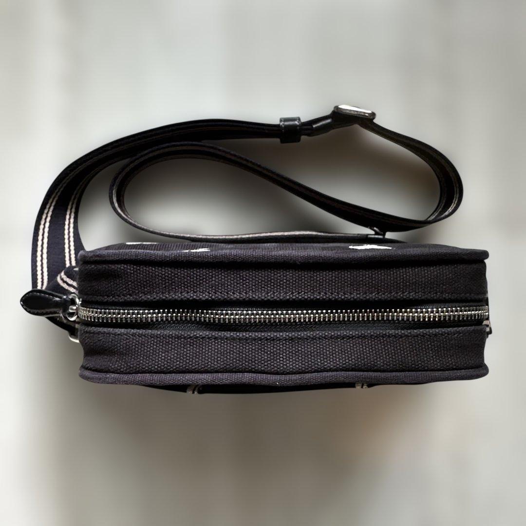 coach SNOOPYコラボ　カメラショルダーバッグ⭐︎