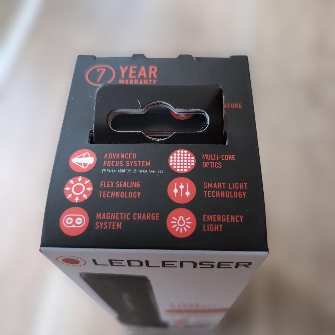 LEDLENSER P7R CORE 懐中電灯