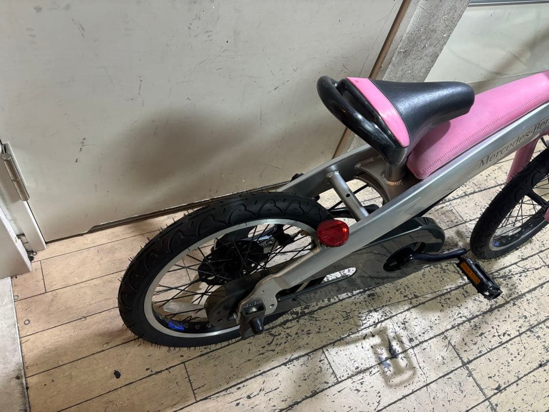 Mercedes-Benz メルセデスベンツ子供用自転車 シルバー/ピンク