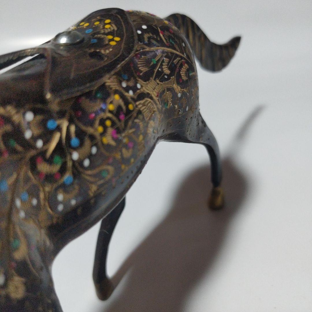 アンテーク　装飾的な金属製馬の彫刻