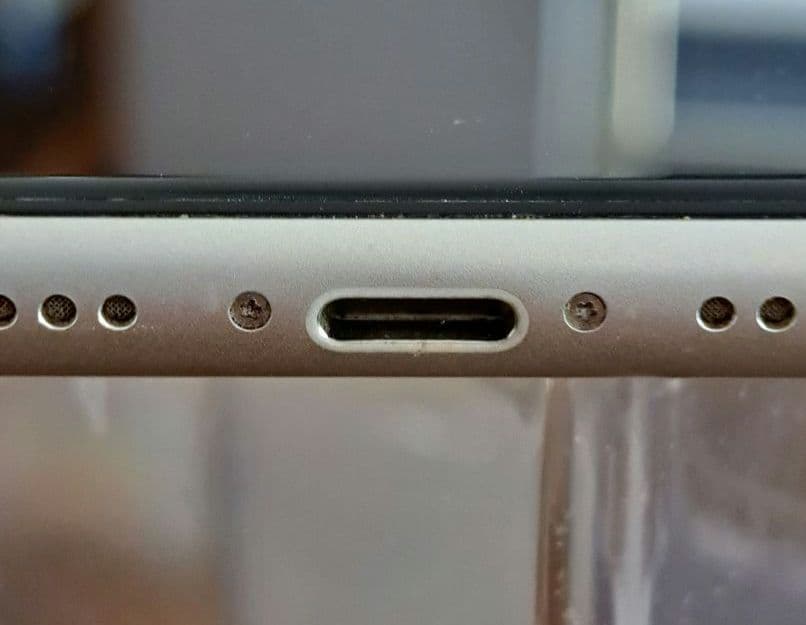 猫*ン様 Apple iPhone 11本体　ホワイト 画面割れ有り