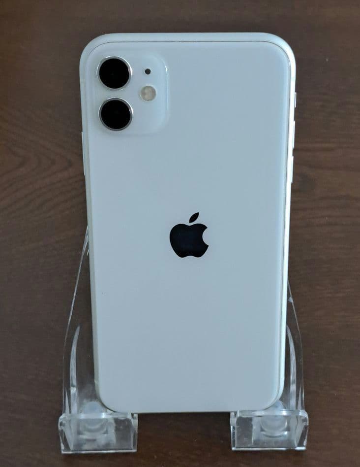 猫*ン様 Apple iPhone 11本体　ホワイト 画面割れ有り