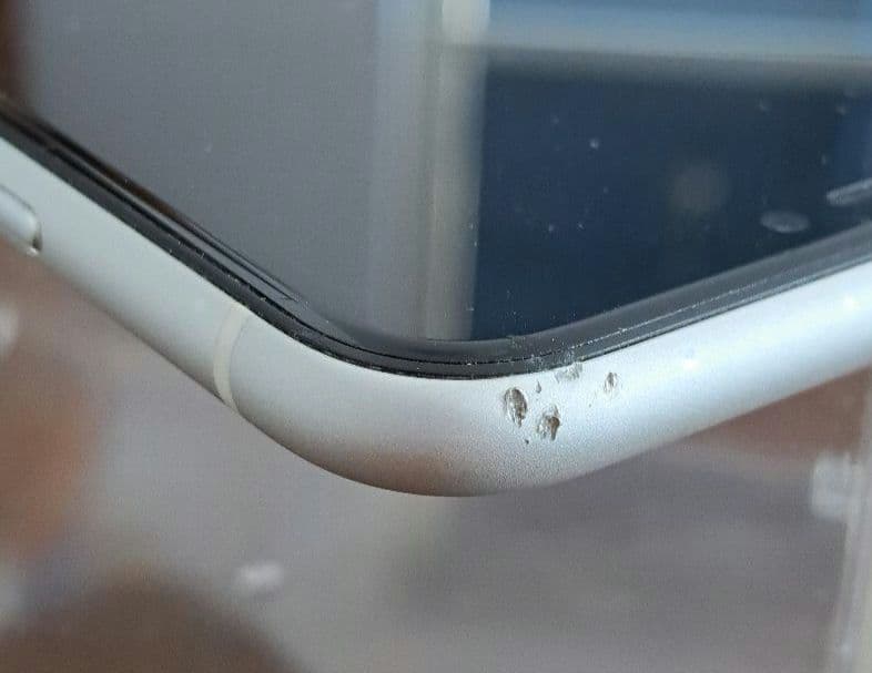 猫*ン様 Apple iPhone 11本体　ホワイト 画面割れ有り