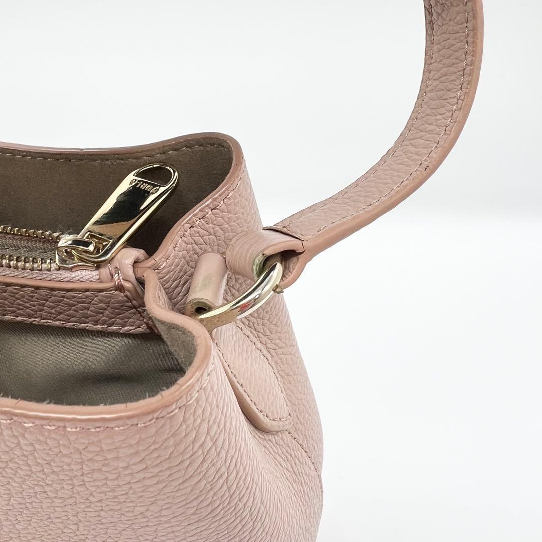 美品✨フルラ　ショルダーバッグ　ダナエ　レザー　ピンク　2way　現行