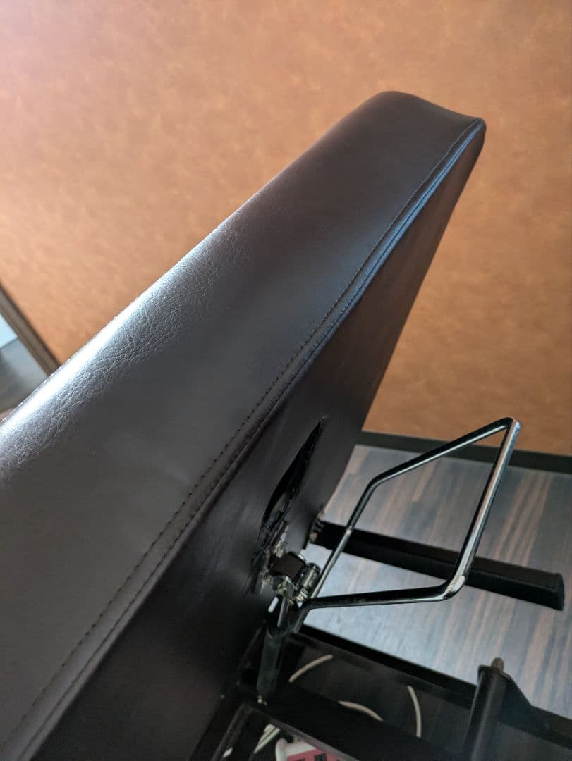 引き下げ間近！送料込み『エステマッサージベッド』手動式昇降リクライニング