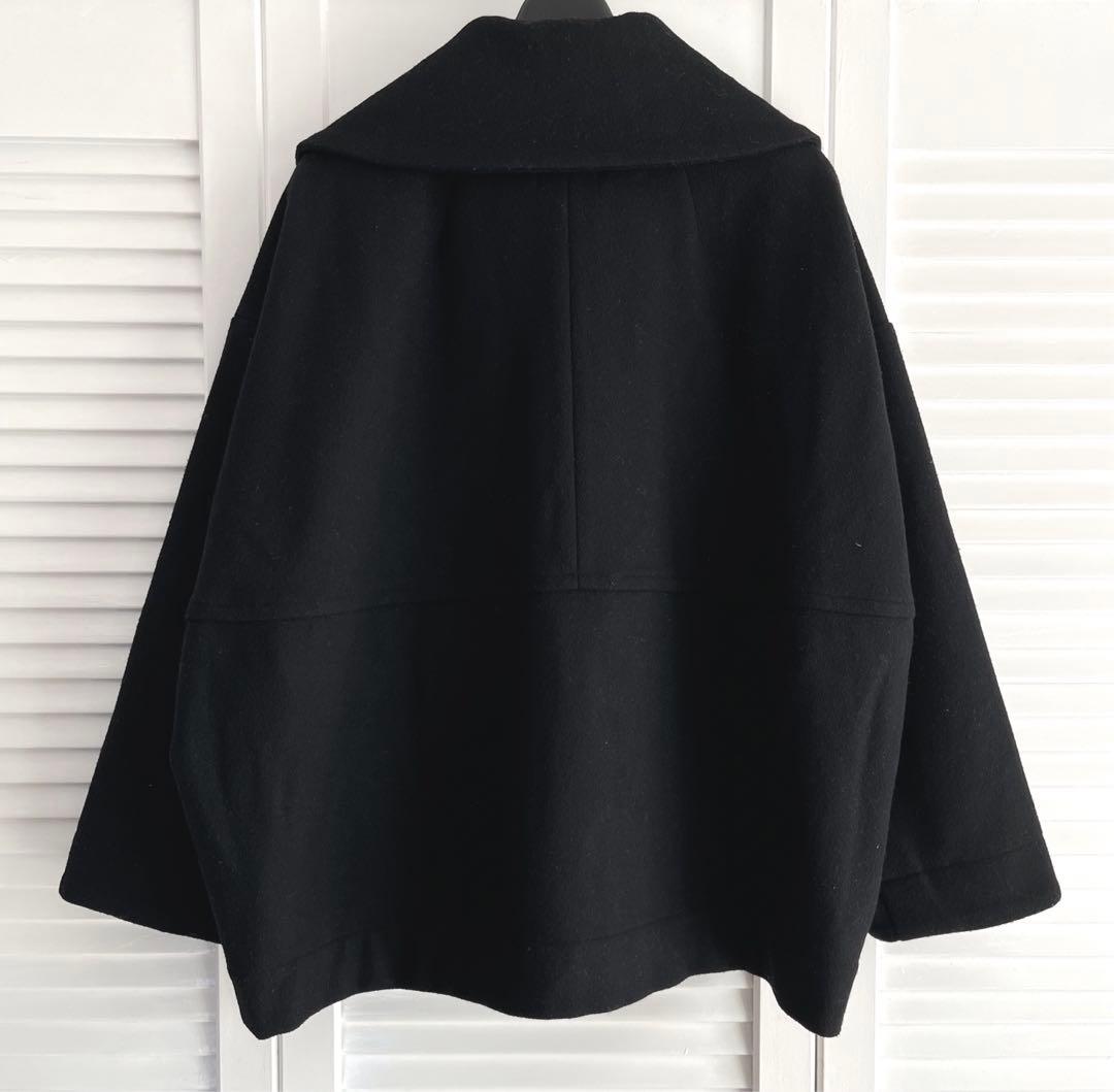 美品　Honnete ショートバルーンコート　ポーランド製　ブラック