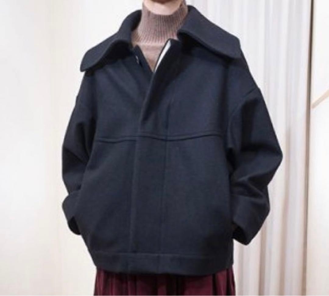 美品　Honnete ショートバルーンコート　ポーランド製　ブラック