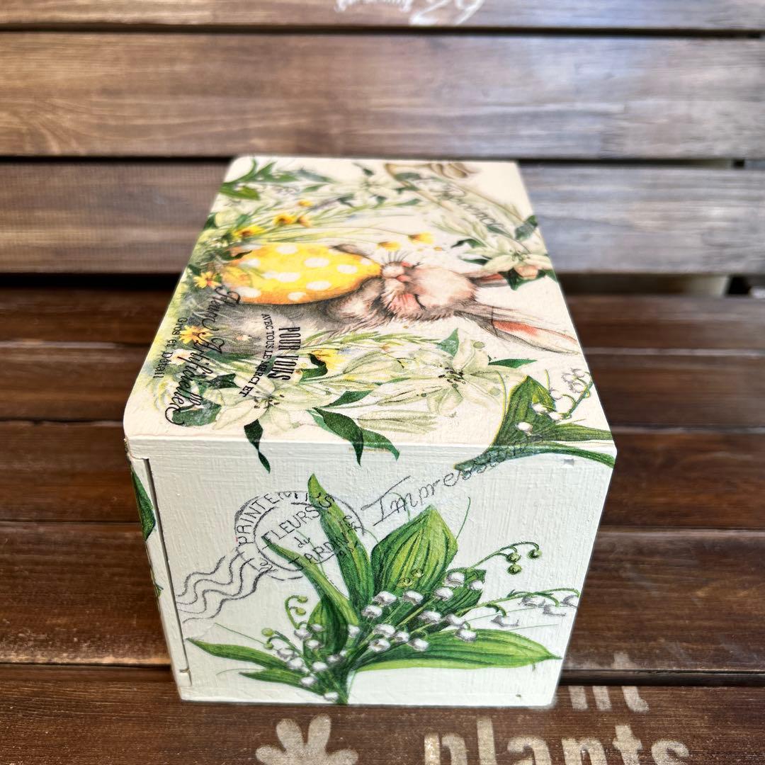 売切れリメイク 木製引き出しボックス グリーンと白い花 黄色いたまごのうさぎさん