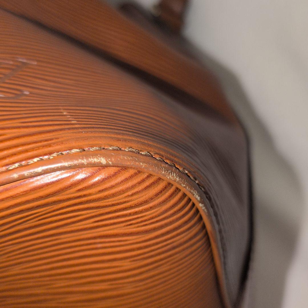 ルイヴィトン エピ プチノエ 巾着 ブラウン