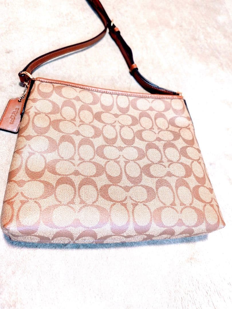 【美品】Coach ベージュ ショルダーバッグ