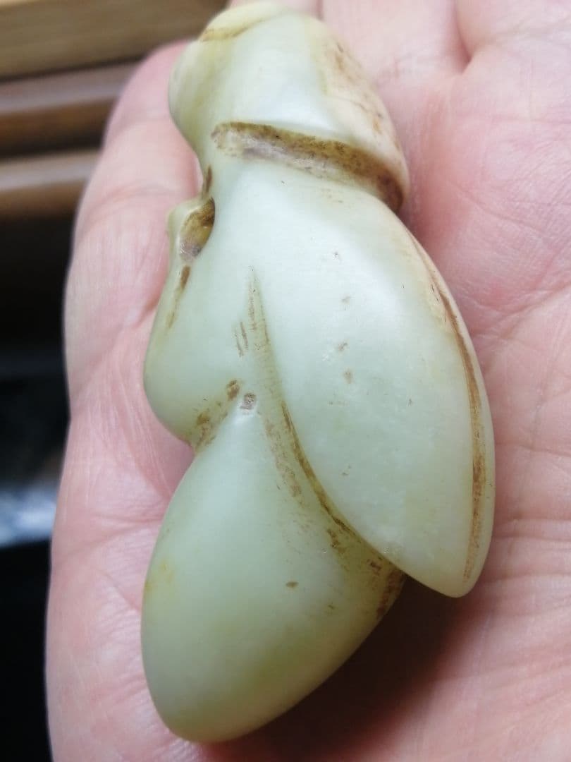 ★縄文期『糸魚川翡翠獣形勾玉』出土品　7.3cm　儀式勾玉　非常に珍しい勾玉です