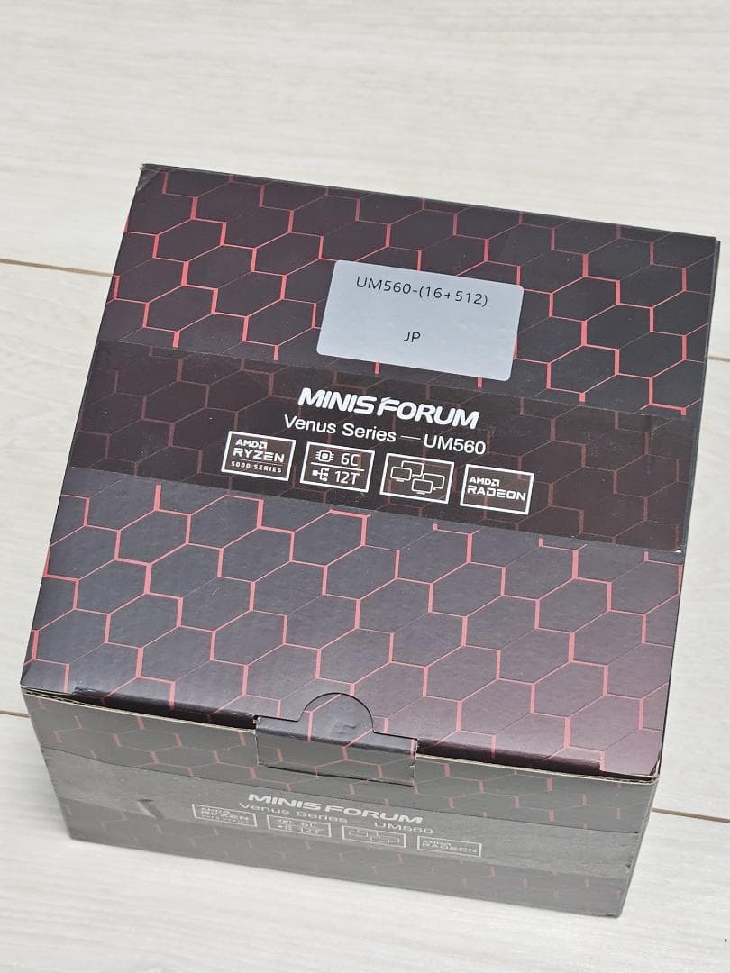 Minisforum UM560 ミニPC 5625U 16GB/512GB