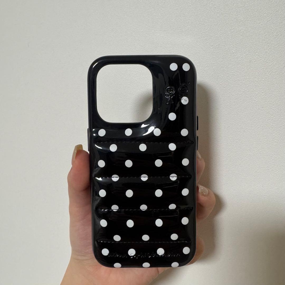 Urban Sophisticationドット柄 iPhone15Pro