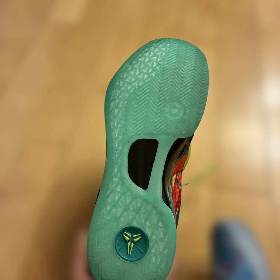 美品！コービー8 バッシュ　25.5センチ