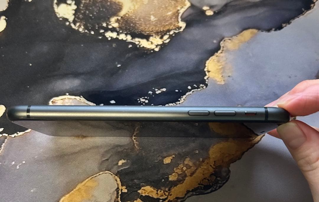 携帯電話本体 iPhone11 128GB (docomo)