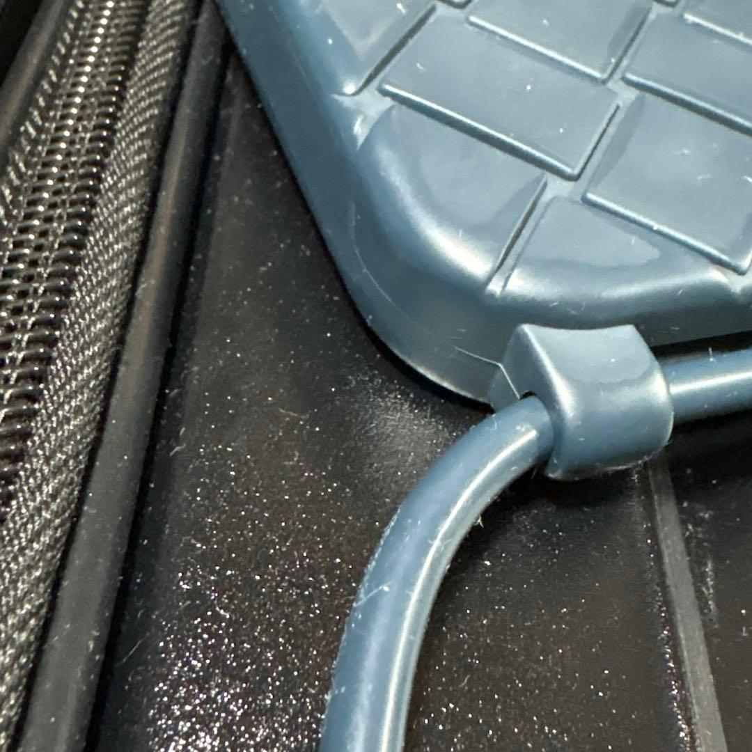 BOTTEGA VENETA iPhone13Pro Max シリコンケース 紺