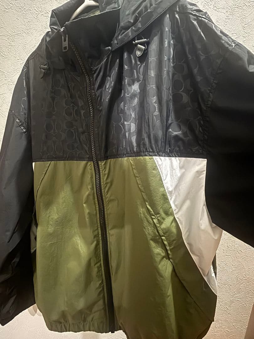 ち*ん様 (新品未使用)COACH カラーブロックウインドブレーカー