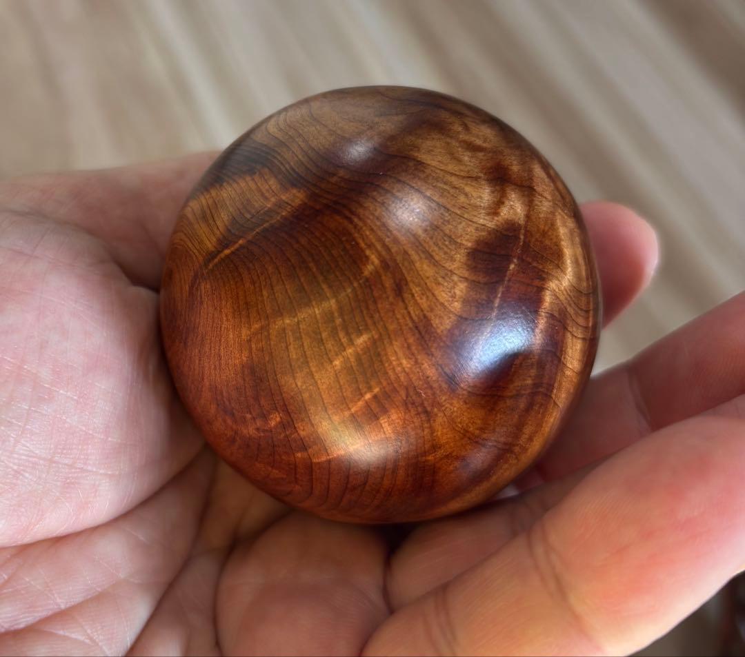 屋久杉 最高級虎杢　如意宝珠 （ 台座付 ）