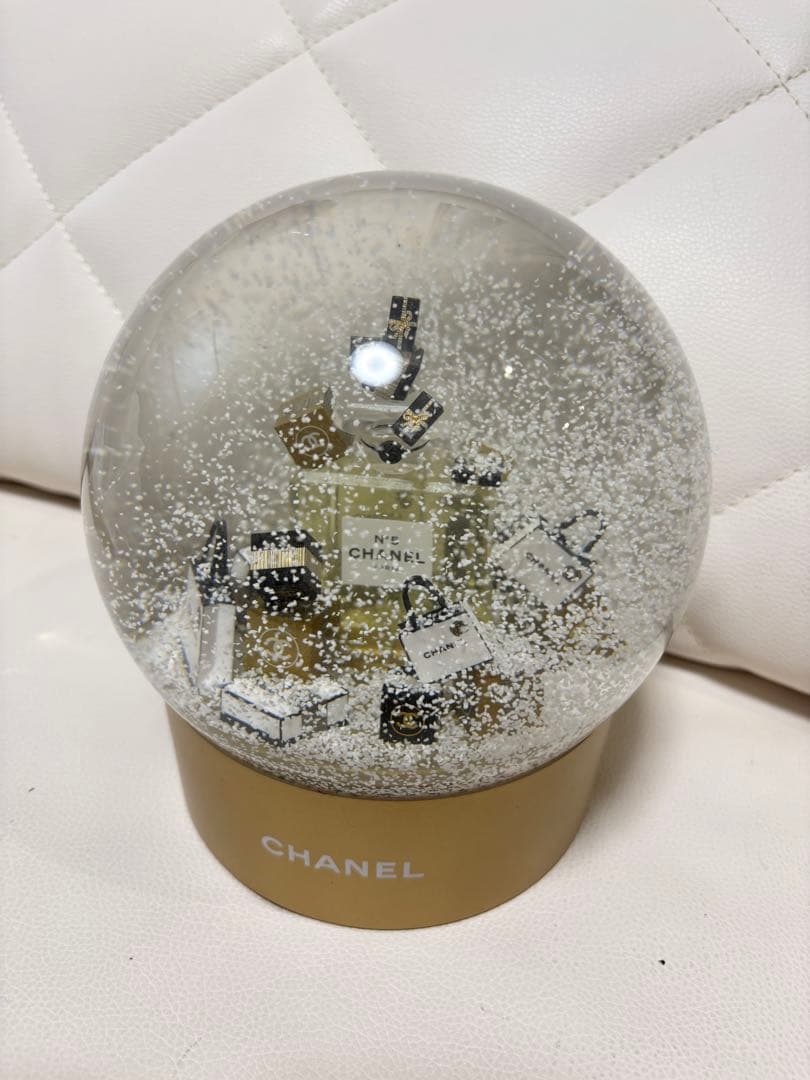 シャネル　電動ビッグスノードーム　ゴールド★ CHANEL ジャンク