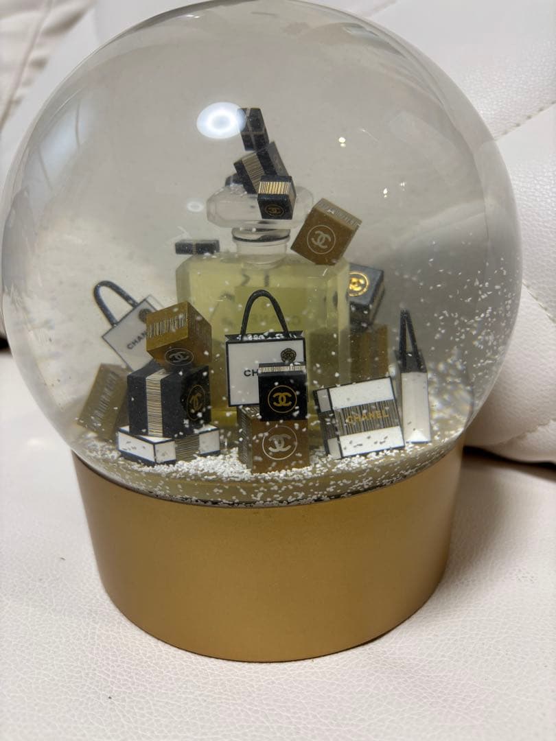 シャネル　電動ビッグスノードーム　ゴールド★ CHANEL ジャンク