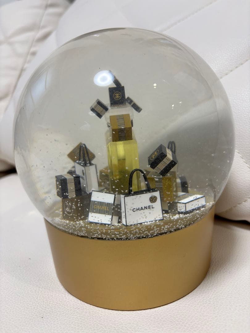 シャネル　電動ビッグスノードーム　ゴールド★ CHANEL ジャンク