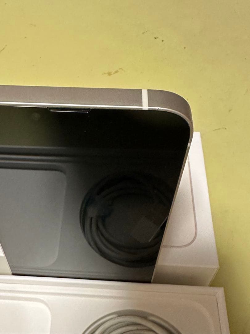 美品✨ iPhone13 スターライト128GB バッテリー純正89%