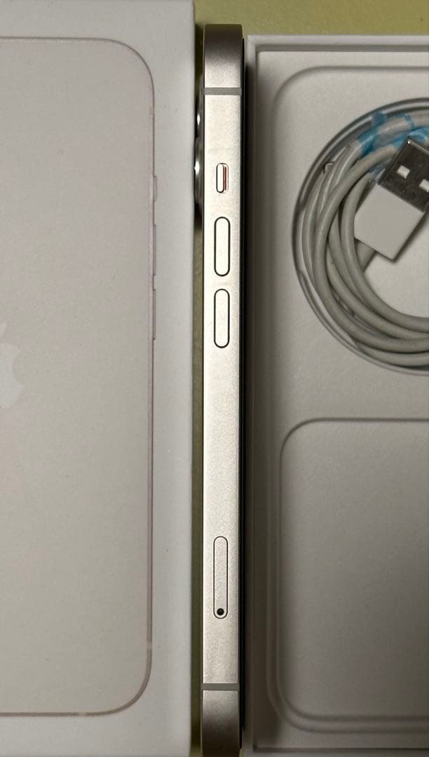 美品✨ iPhone13 スターライト128GB バッテリー純正89%