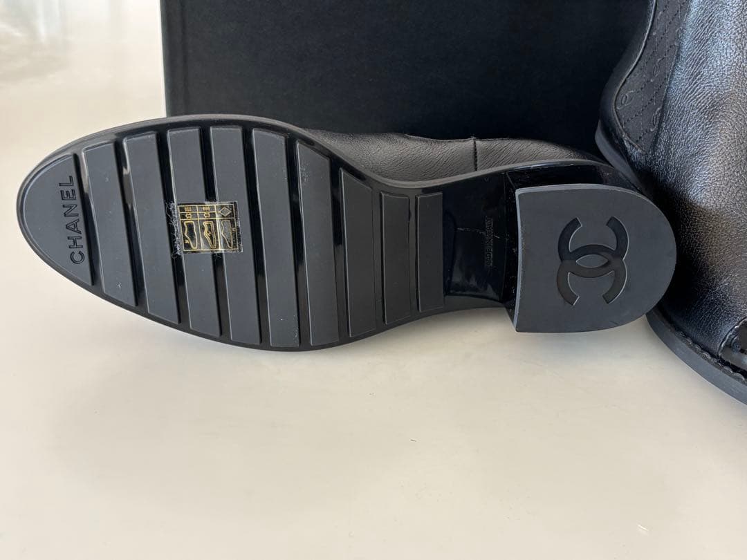 新品 未使用 シャネル CHANEL ブーツ レザー　シューズ　37