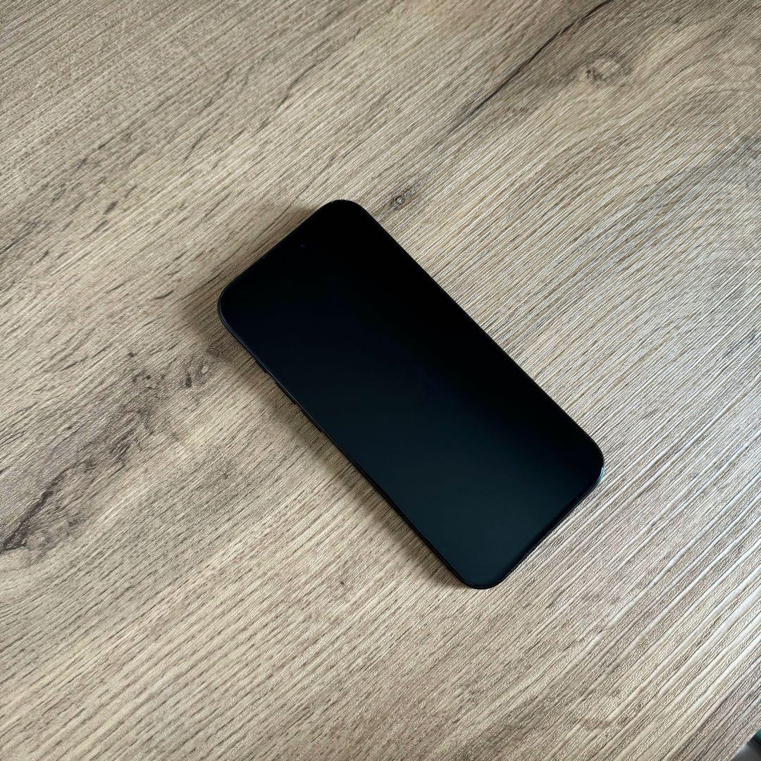 【美品】iPhone 15 Pro 1TB ブラック SIMフリー