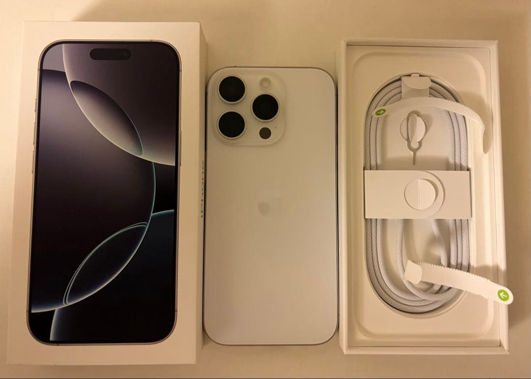 【Apple】iPhone 16Pro 256GB ホワイトチタニウム色