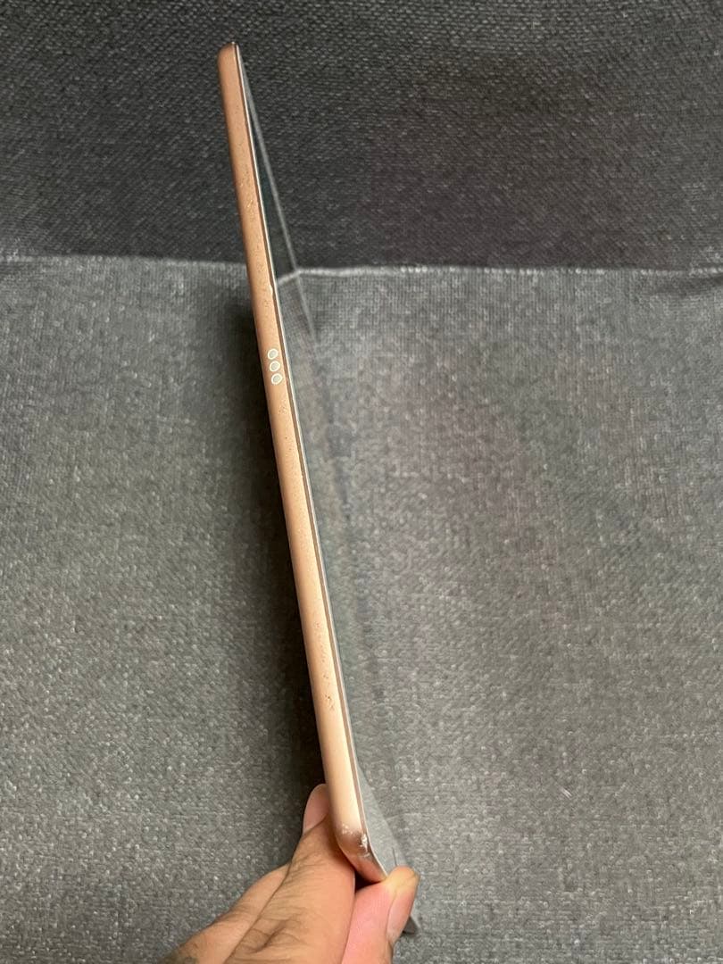 iPad 第8世代 32GB ローズゴールド SIM+WiFi