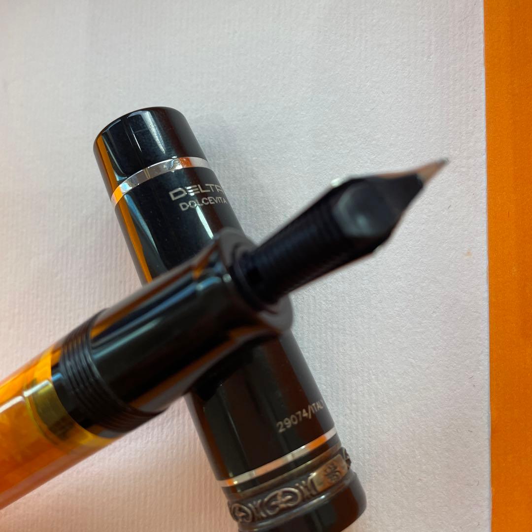 デルタ万年筆　ドルチェビータピストンフィリング