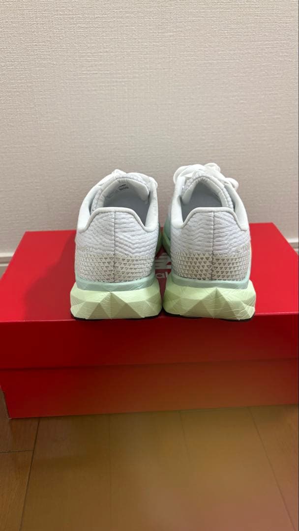 New Balance FuelCell トレーニングシューズ軽量 クッション性