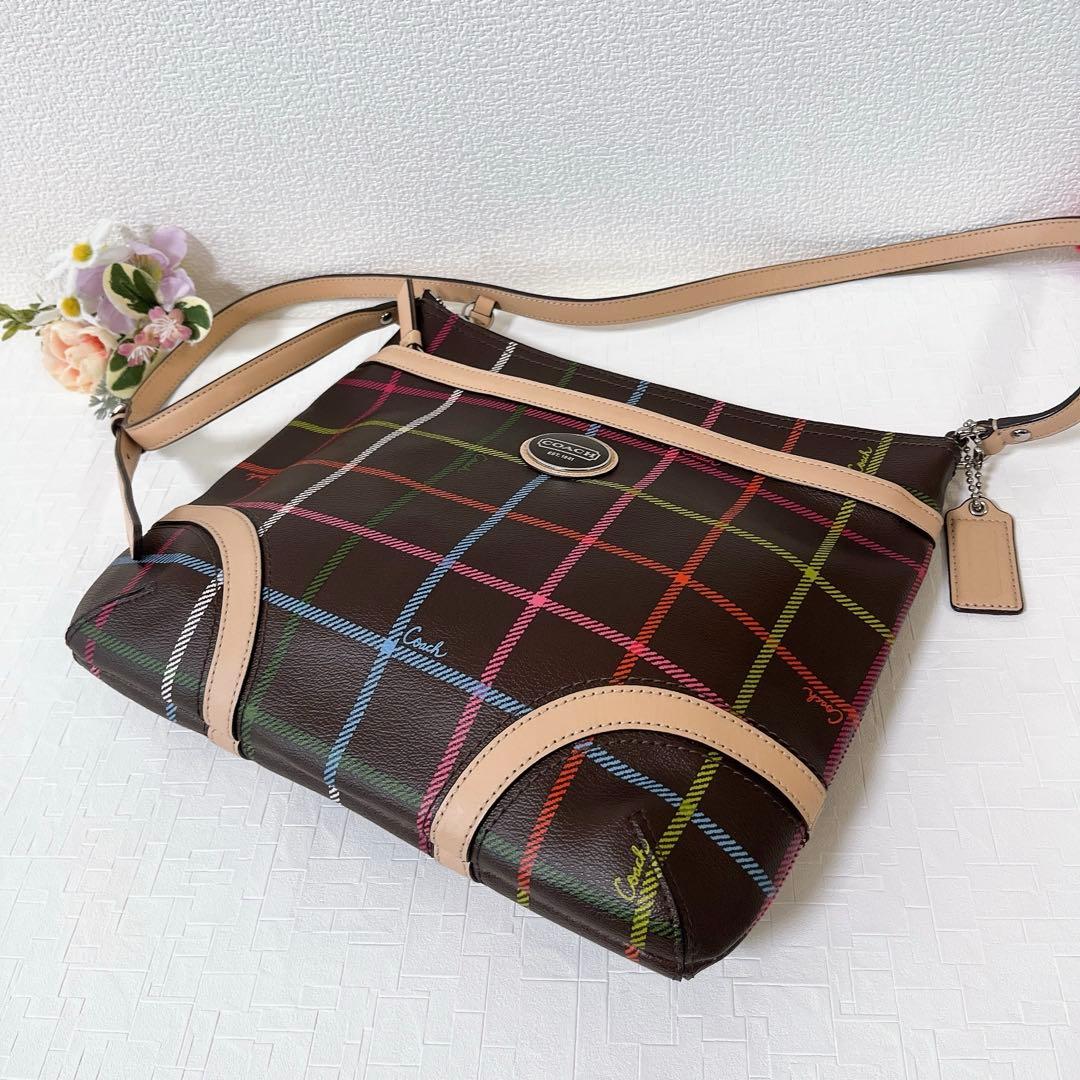 極美品★COACH コーチ ショルダーバッグ 斜め掛け PVC×レザー チャーム