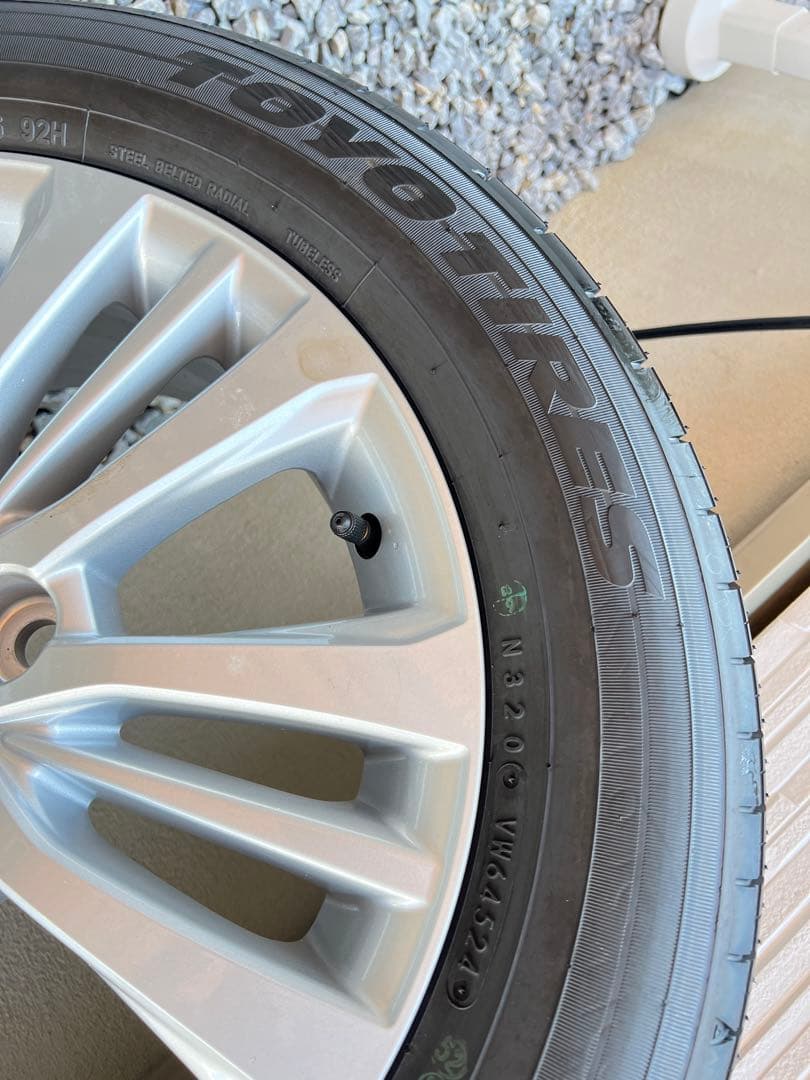 純正ナット付き！ノア 90系 16インチ 205/60r16 4本